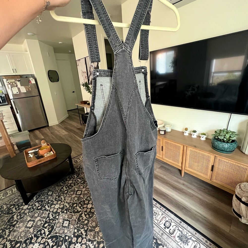 Black/gray overalls - Picture 3 of 3
